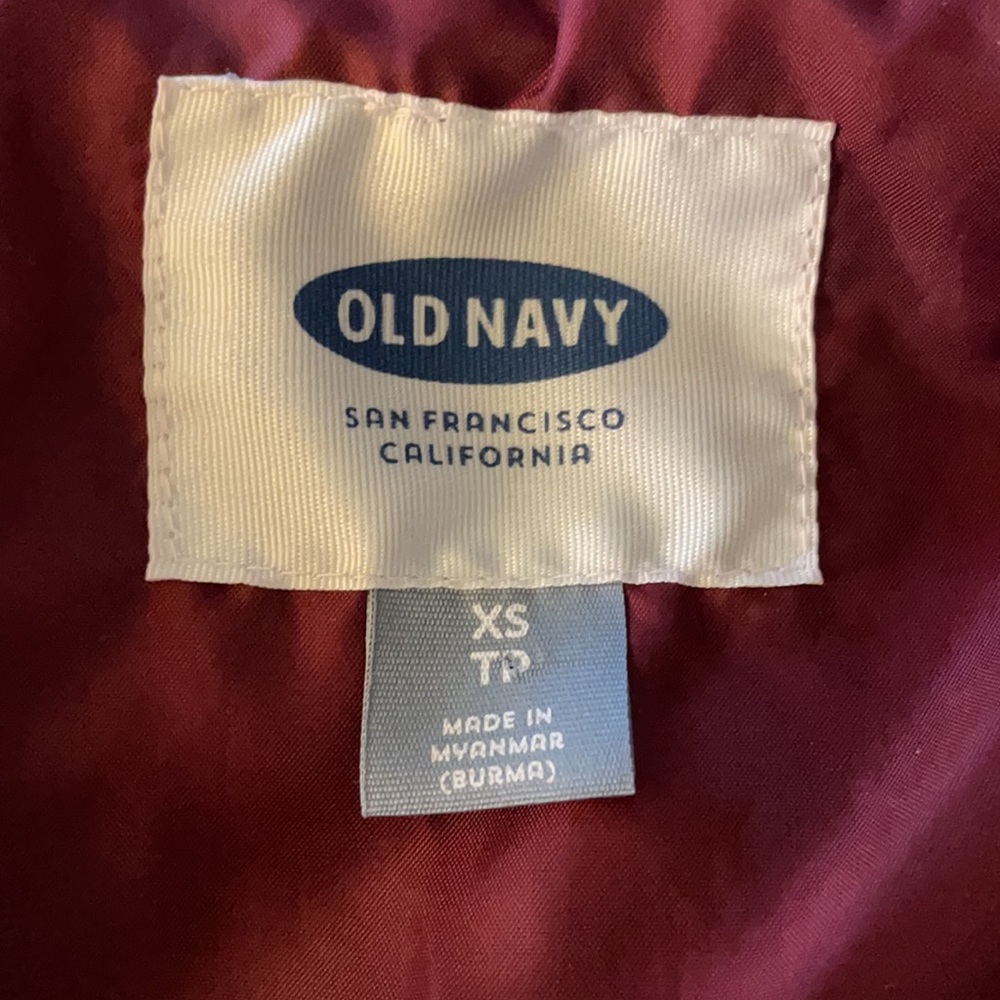 Old Navy Puffer Vest - Size XS - Maroon/Deep Red - Picture 3 of 3